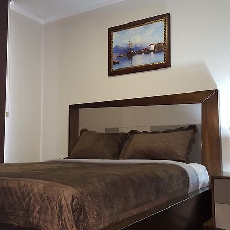 Mimino Apartment Deluxe First Line บาทูมิ ภายนอก รูปภาพ